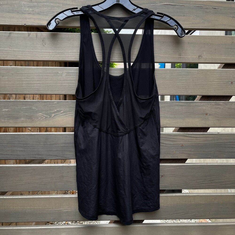 Lululemon Tranquil Tank, Mesh Crossover Back, Size 4 EUC